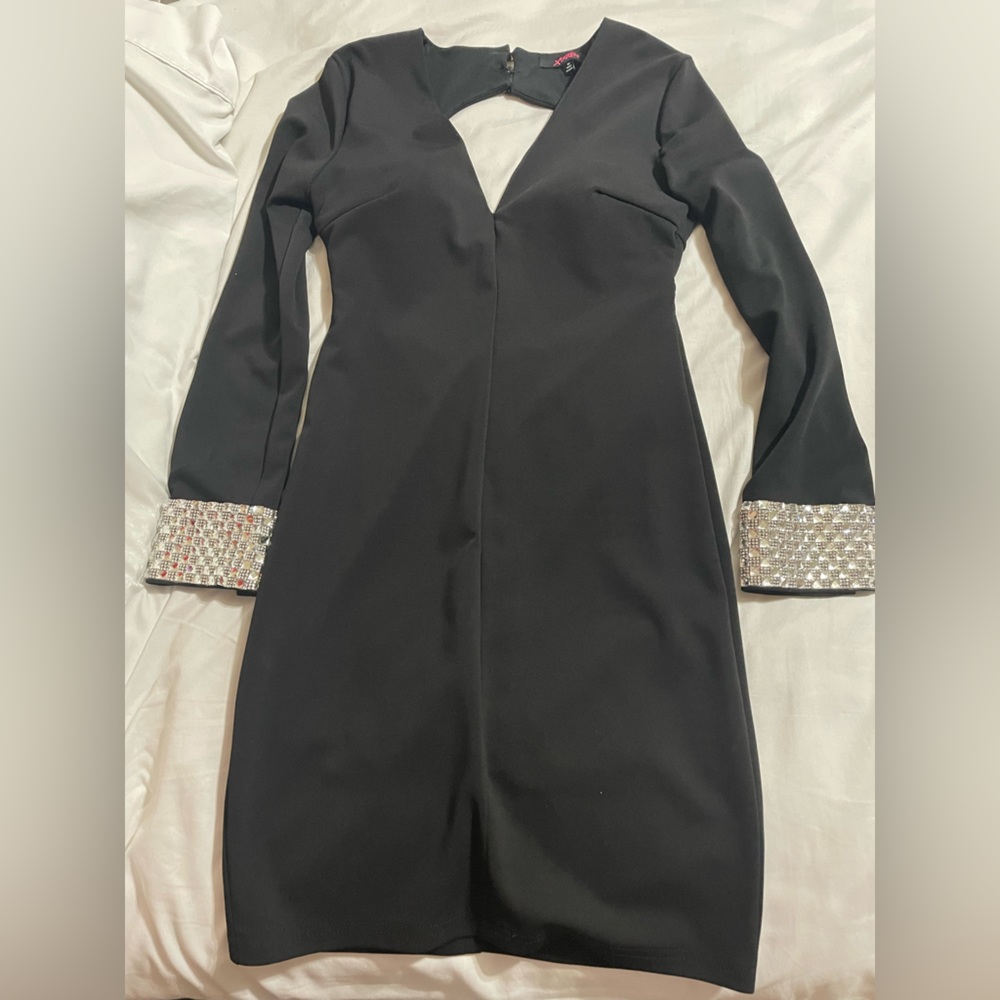 Back open & rhinestone sleeve on the end